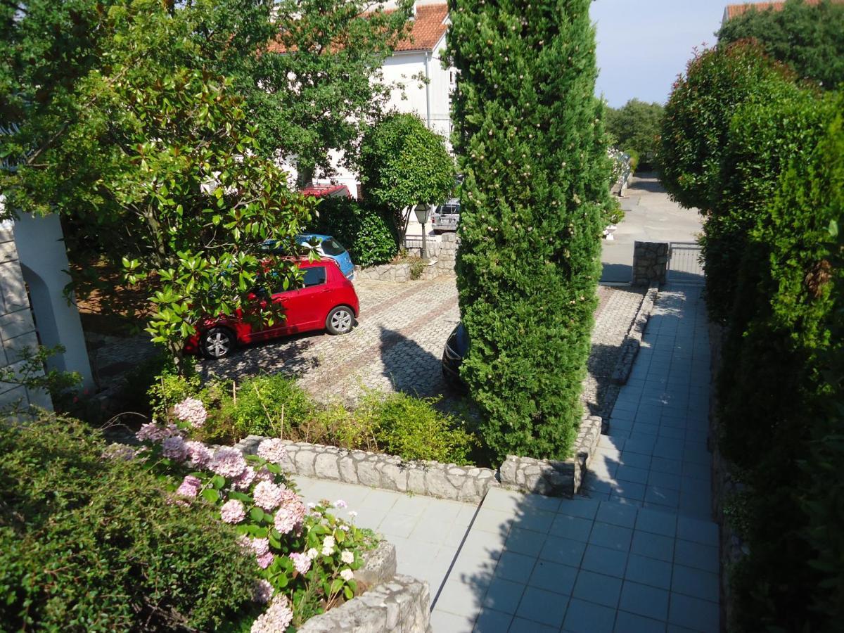Apartments White & Green In Malinska Dış mekan fotoğraf